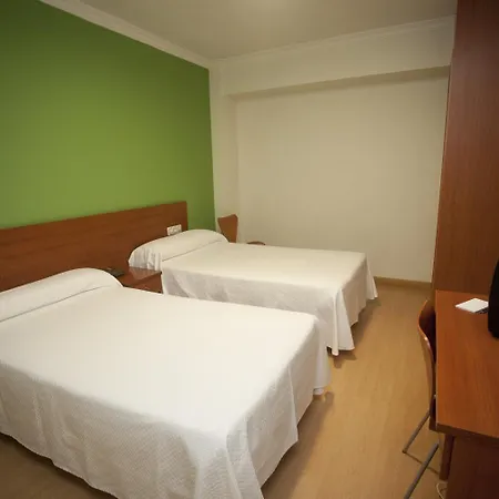 圣罗克膳食公寓 旅馆 *